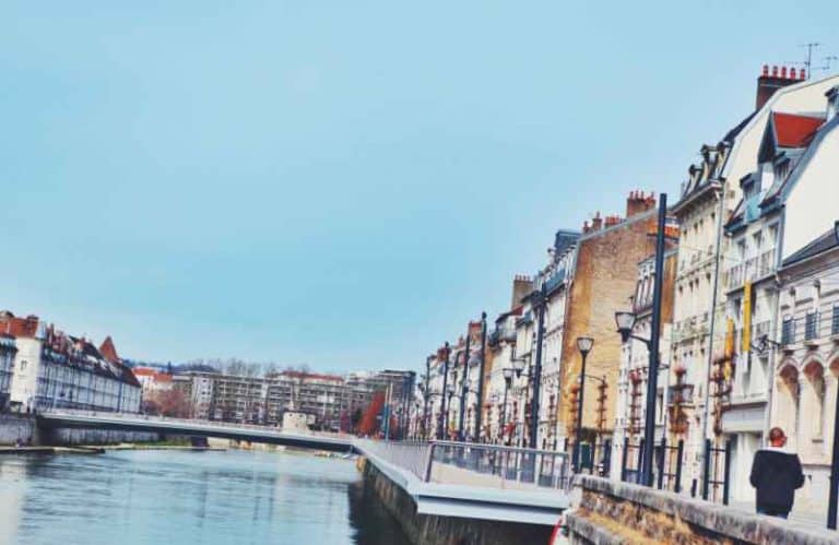 Les villes les plus pauvres de France en 2025 : le classement qui