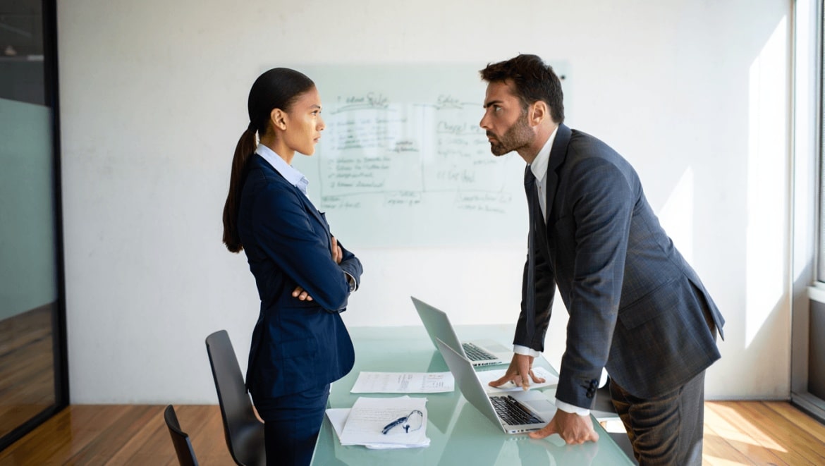 Conflit dans une entreprise : causes, typologies et impacts sur la performance