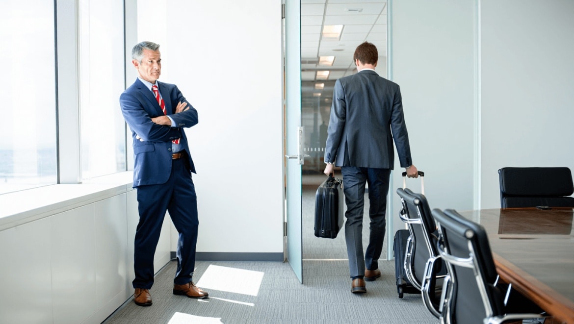Est-il vraiment raisonnable de recruter son remplaçant quand on quitte un travail?
