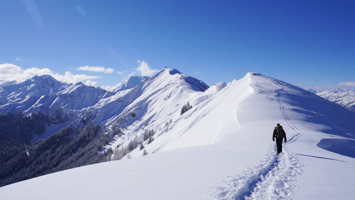 LES PLAISIRS SIMPLES DE L’HIVER DANS LES MONTAGNES DU JURA
