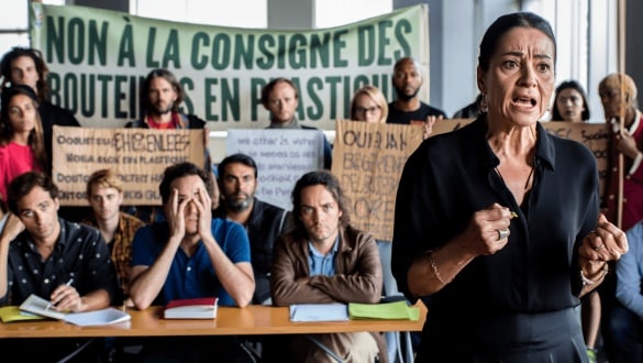 Consigne des bouteilles plastiqueÂ : associations d'Ã©lus et de dÃ©fense de l'environnement main dans la main pour dÃ©noncer le projet gouvernemental