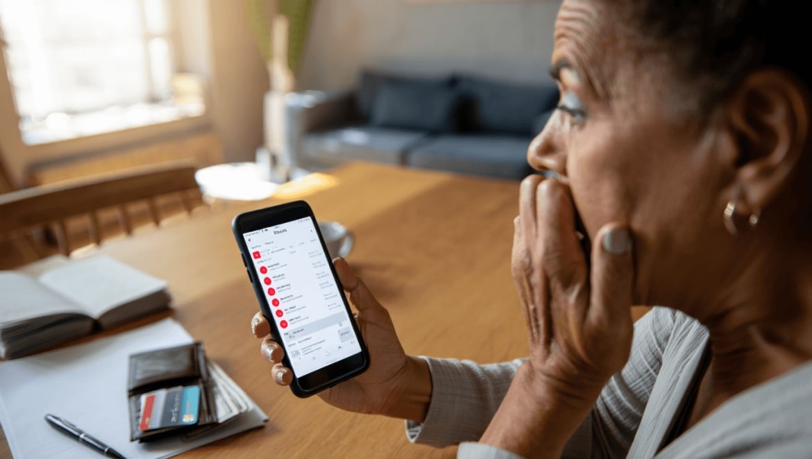 Piratée via son numéro de téléphone, une cliente fait condamner son organisme de crédit
