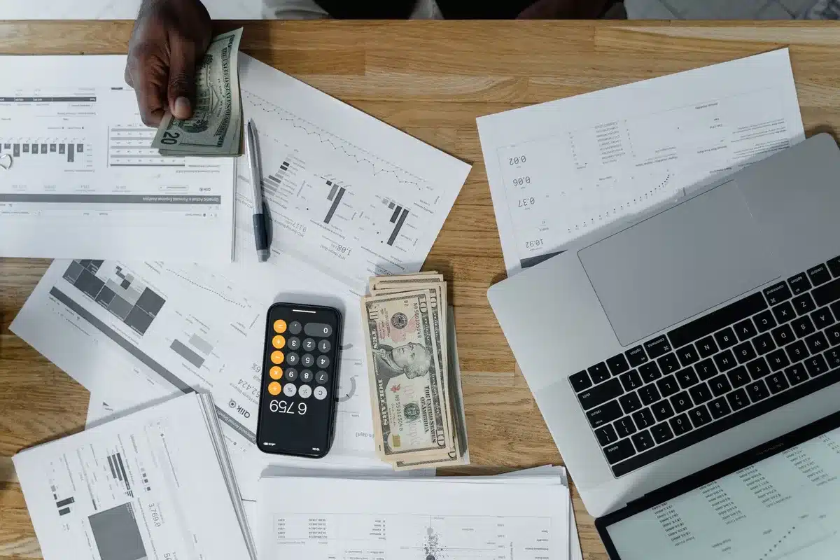 Documents de paie et calcul du salaire journalier de référence pour indemnisation