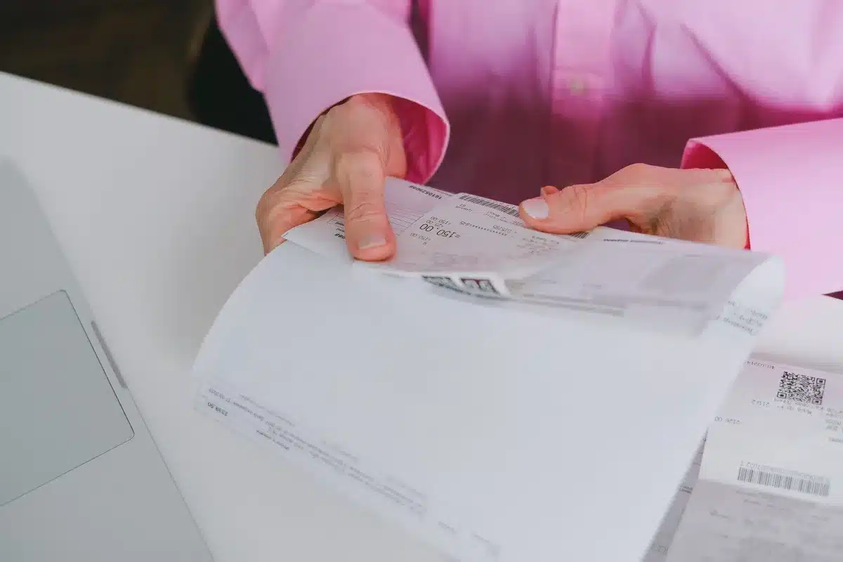 Relevés bancaires et mouvements d'argent suspects analysés lors d'une enquête