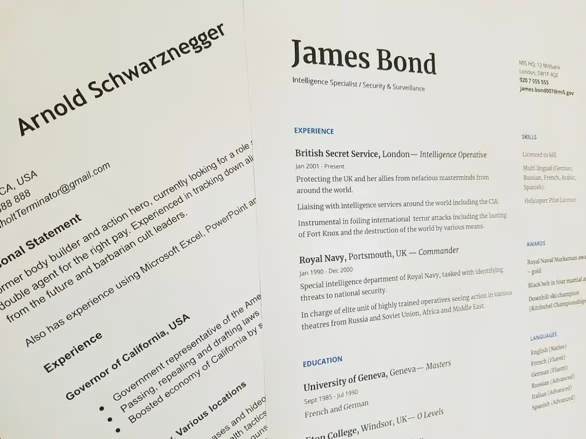 Mains anonymes triant des dossiers de candidature et des documents administratifs sur un bureau