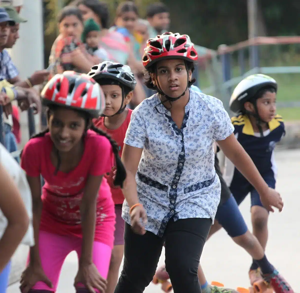 Enfants anonymes lors d'une inscription dans un club sportif
